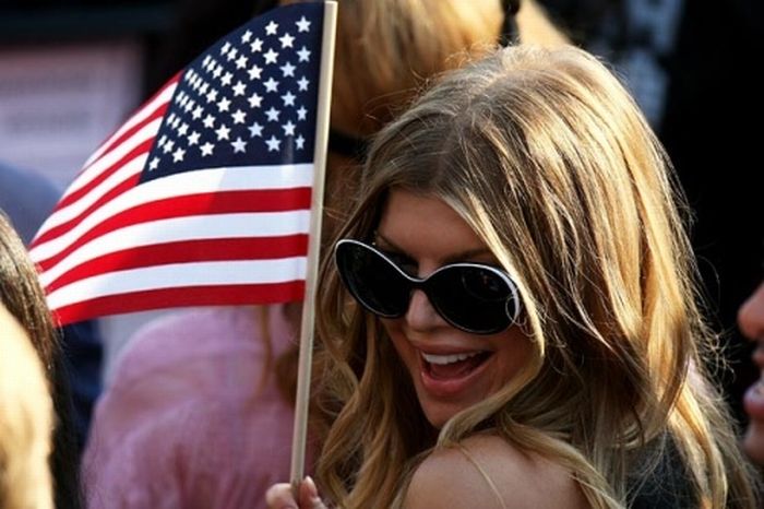 girl with the american flag