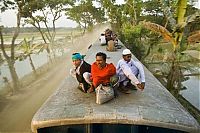 TopRq.com search results: Train surfing, Bangladesh