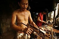 World & Travel: Gun making industry, Danao, Philippines