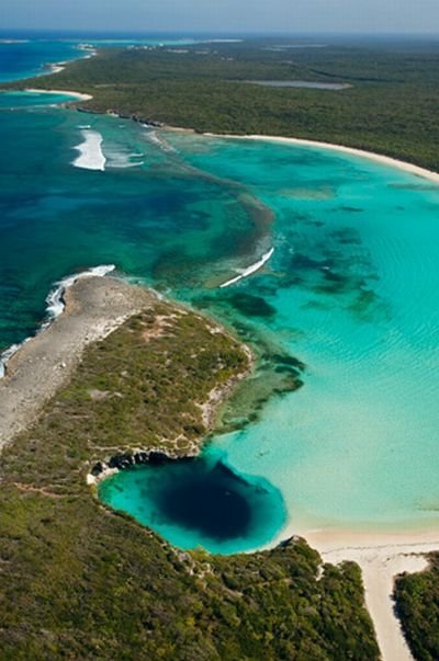 Blue holes and spectacular coral reefs, Andros, Bahamas