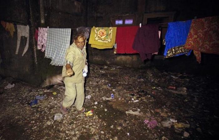 Rat-catching, Mumbai, India