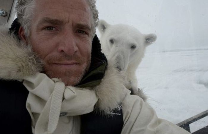 Polar bear attack by Gordon Buchanan