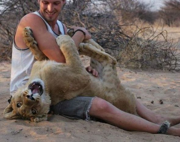 Living with lions by Nicolai Frederik Bonnén Rossen, Kalahari desert of Botswana