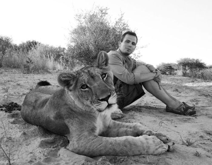 Living with lions by Nicolai Frederik Bonnén Rossen, Kalahari desert of Botswana