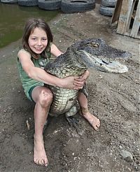 Fauna & Flora: Samantha Young, a 9-year-old alligator wrestler