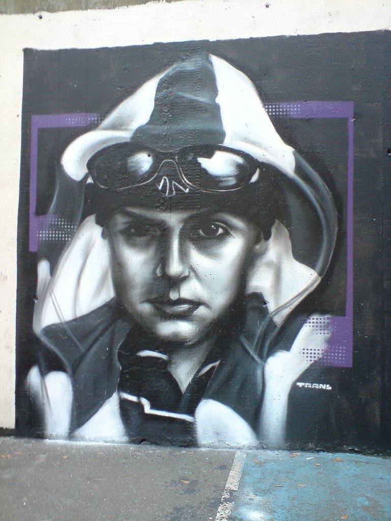 Photorealistic graffiti artist by Trans