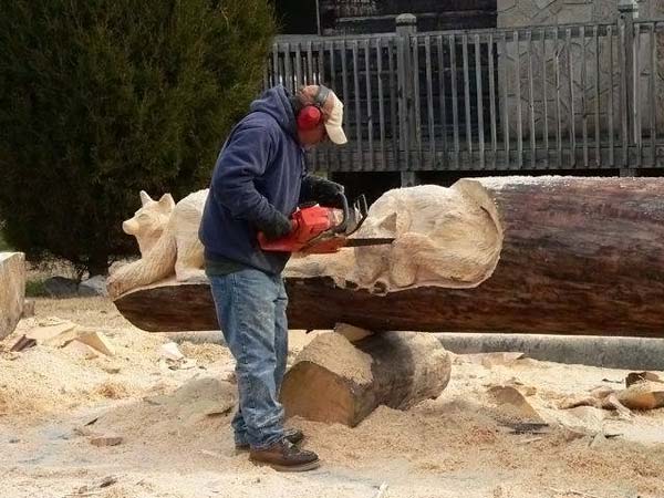 Wood sculptures made by chainsaw
