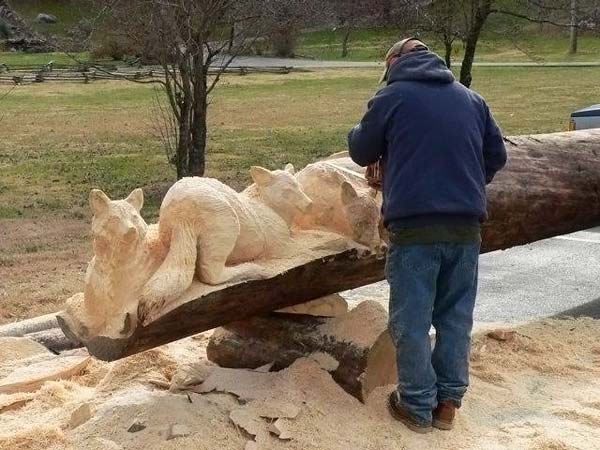 Wood sculptures made by chainsaw