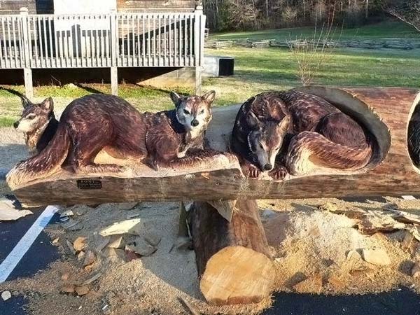 Wood sculptures made by chainsaw