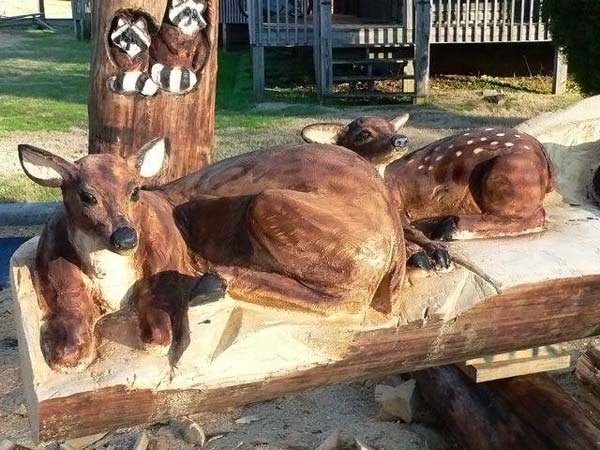 Wood sculptures made by chainsaw