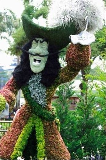 green statues