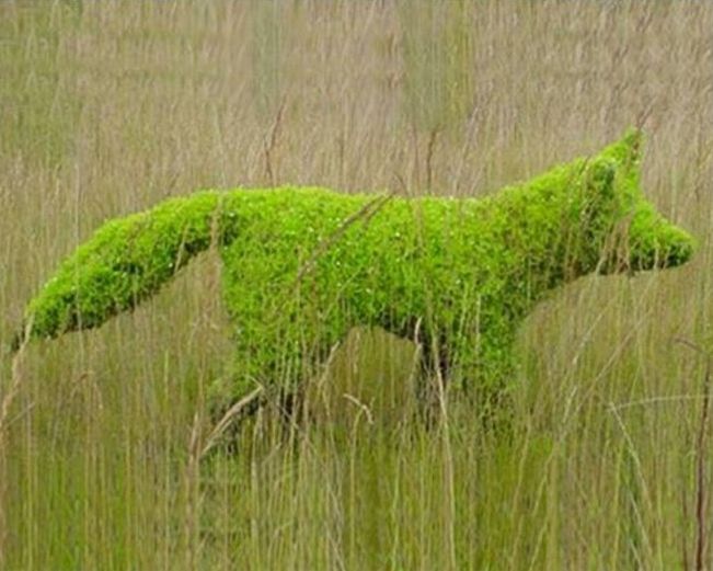 green statues
