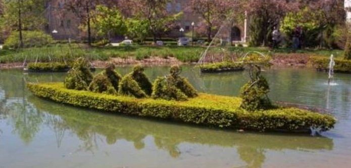 green statues