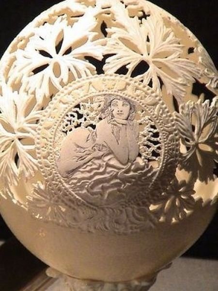 Egg shell art