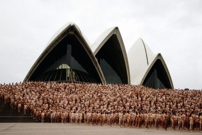 5200 people at Sydney Opera House