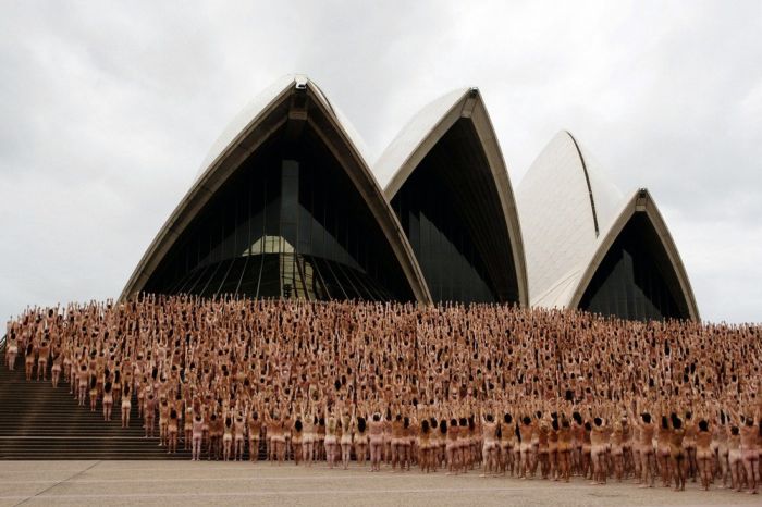 5200 people at Sydney Opera House