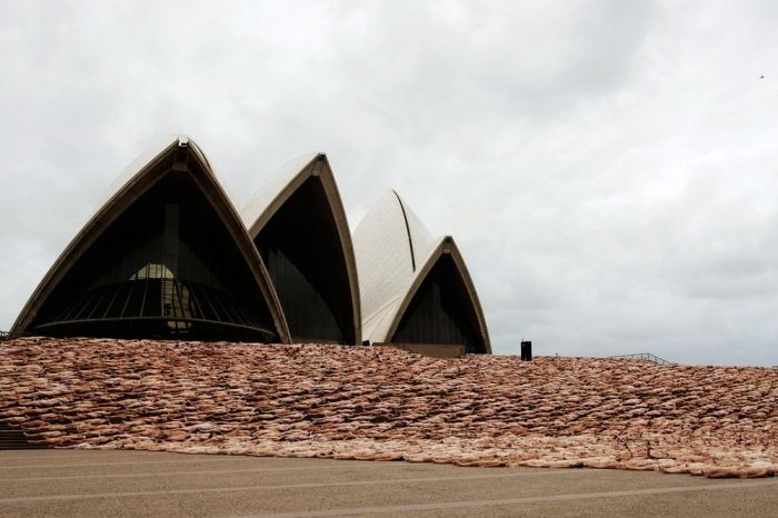 5200 people at Sydney Opera House