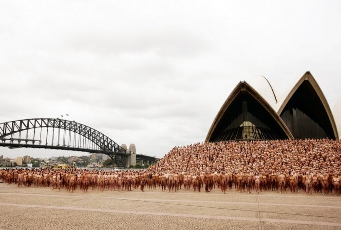 5200 people at Sydney Opera House