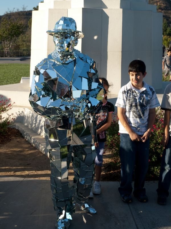 mirror man street performance