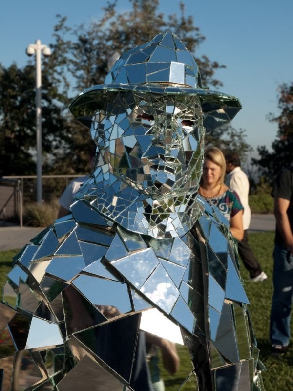 mirror man street performance