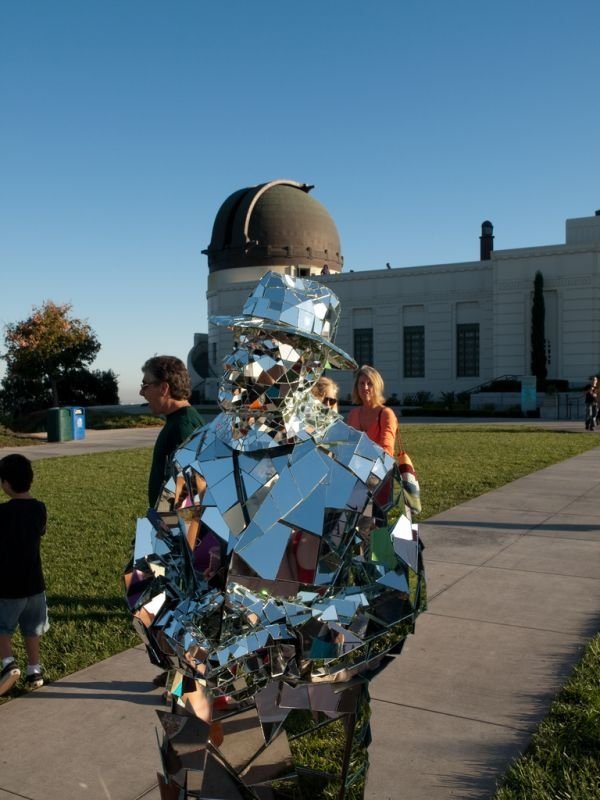 mirror man street performance