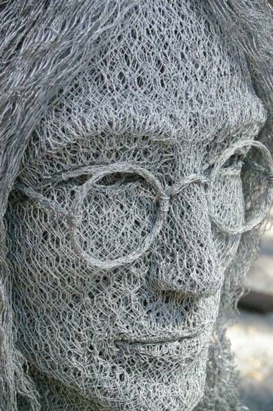 Chicken wire art by Ivan Lovatt