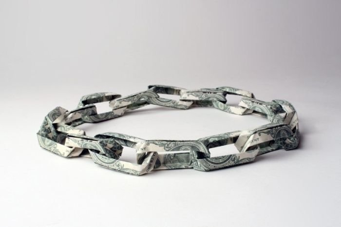 Banknote jewelery by Tine De Ruysser