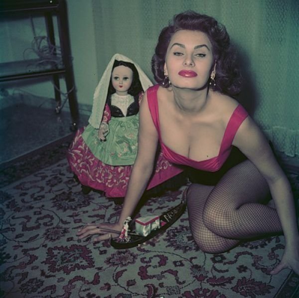 famous people and popular celebrities on photographs