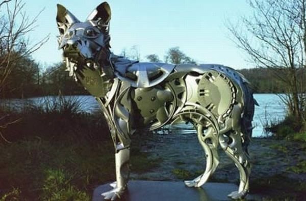 Hubcap sculpture creatures by Ptolemy Elrington