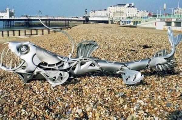 Hubcap sculpture creatures by Ptolemy Elrington