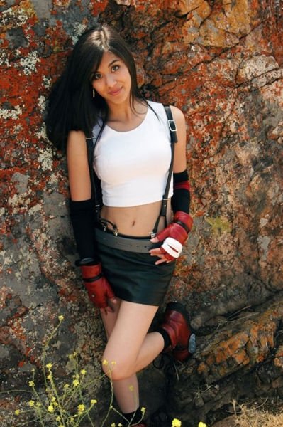 cosplay girl wearing tifa lockheart costume
