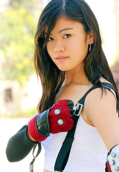 cosplay girl wearing tifa lockheart costume