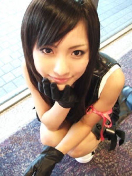 cosplay girl wearing tifa lockheart costume