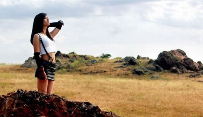 cosplay girl wearing tifa lockheart costume