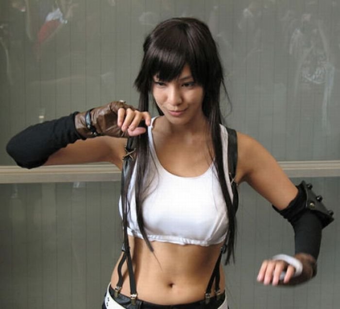 cosplay girl wearing tifa lockheart costume