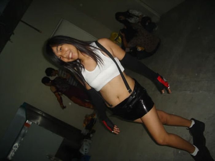 cosplay girl wearing tifa lockheart costume