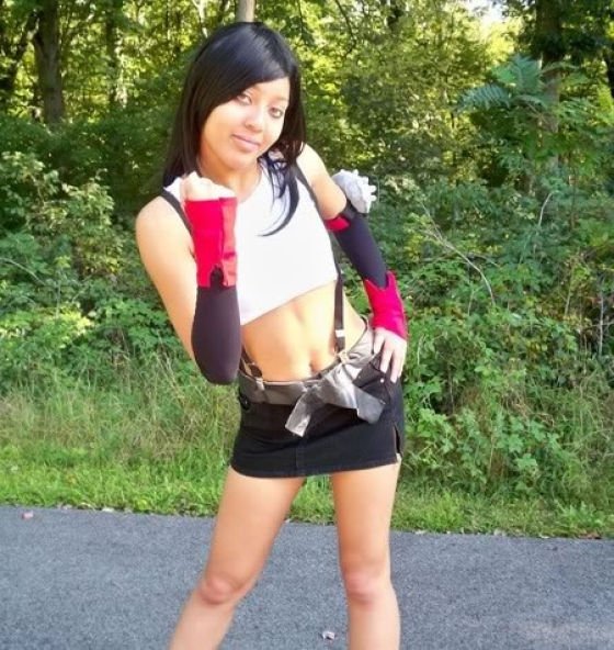 cosplay girl wearing tifa lockheart costume