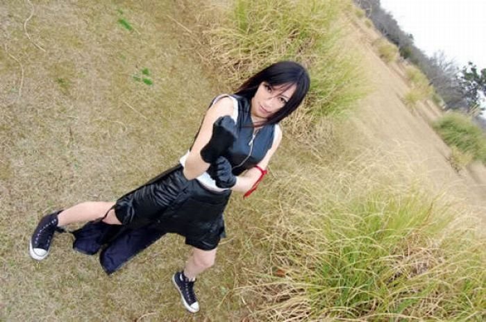 cosplay girl wearing tifa lockheart costume