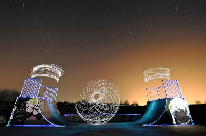 playing with light in a skate park