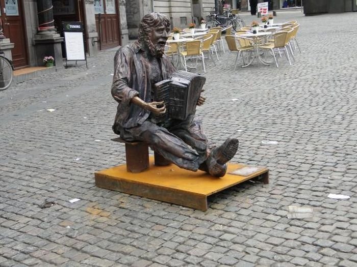 Sculptures of homeless people by Jens Galschiøt