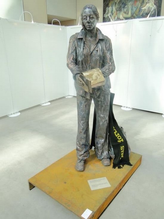 Sculptures of homeless people by Jens Galschiøt