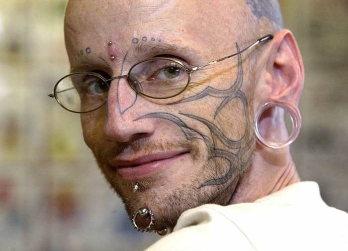 facial tattoo