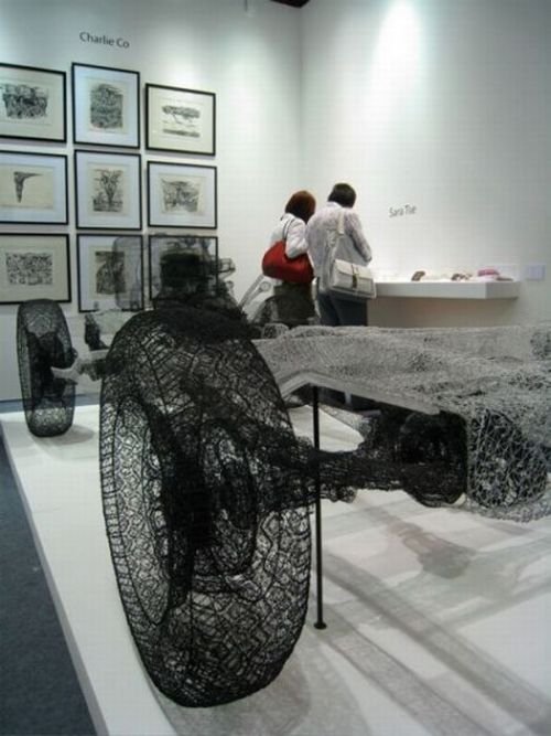 Chicken wire sculptures by Shi Jindian