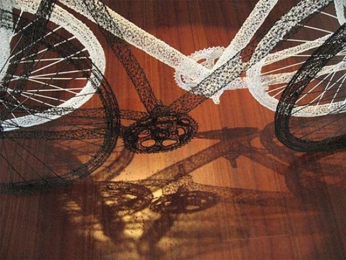 Chicken wire sculptures by Shi Jindian