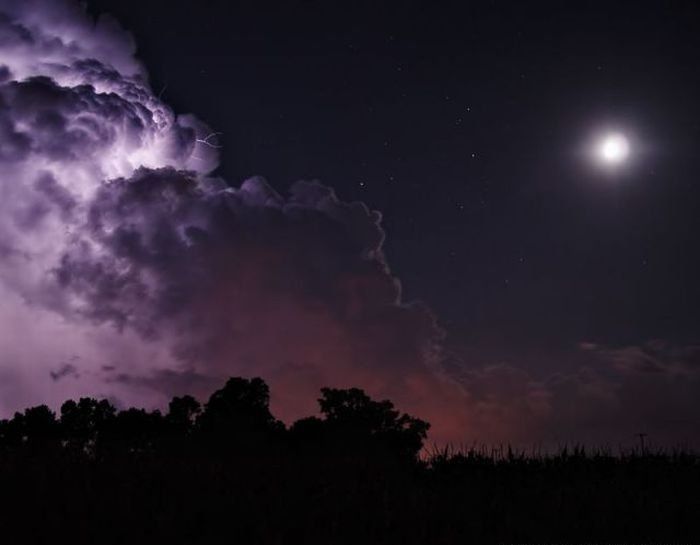 Weather phenomena by Mike Hollingshead