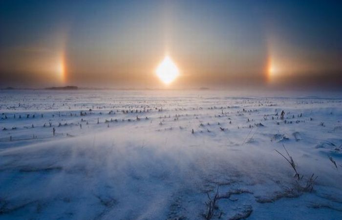 Weather phenomena by Mike Hollingshead