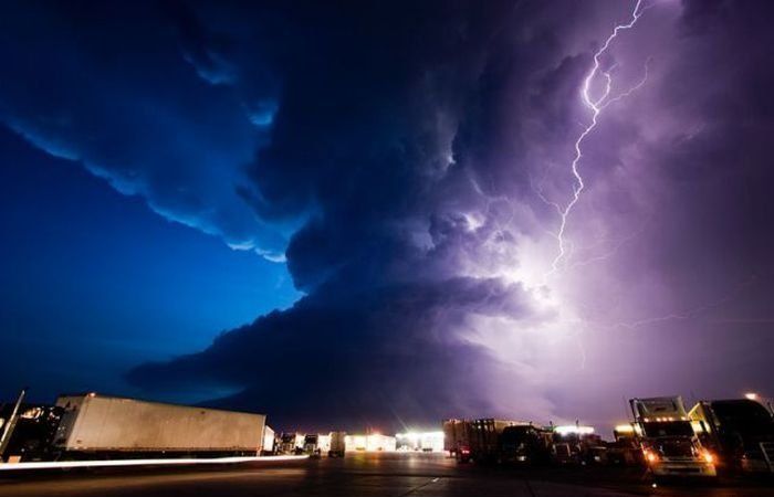 Weather phenomena by Mike Hollingshead