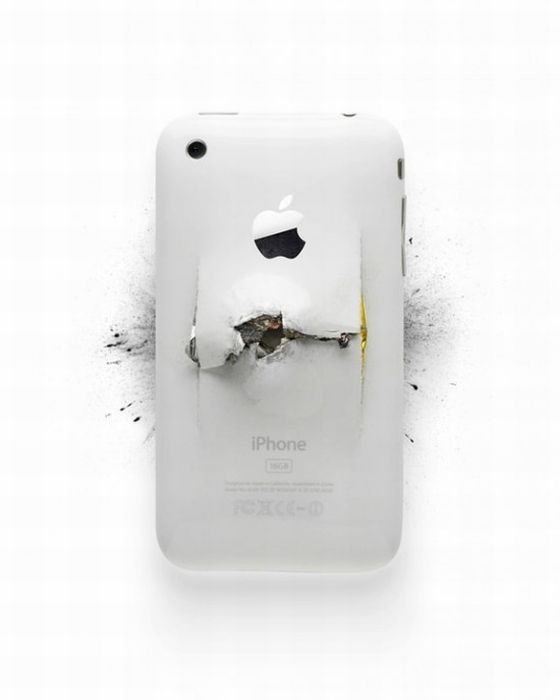 Destroyed apple gadgets by Michael Tompert