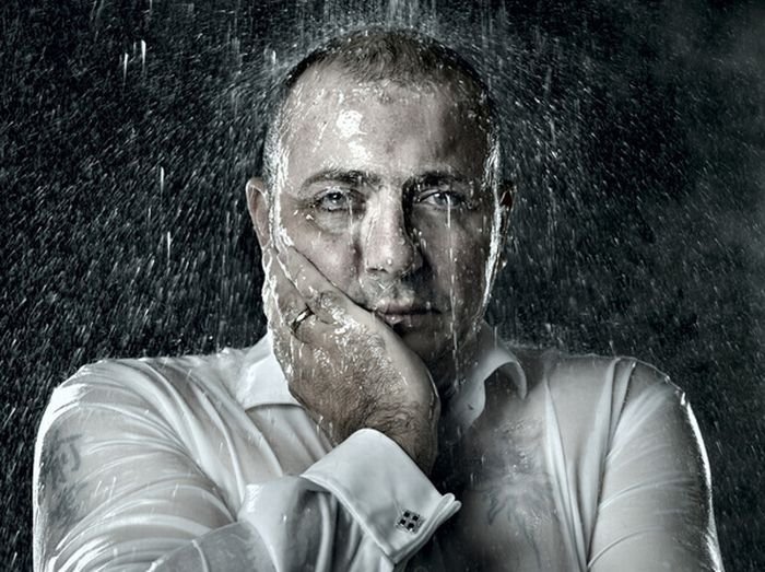 Raining portraits by Nicolas Dumont