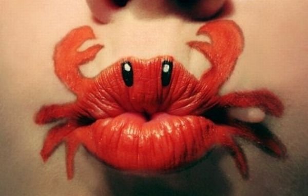 lips body art painting